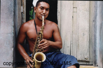 hombre con sax